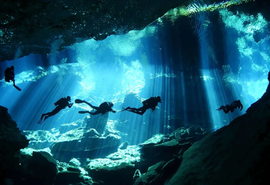 cenote diving Mexico