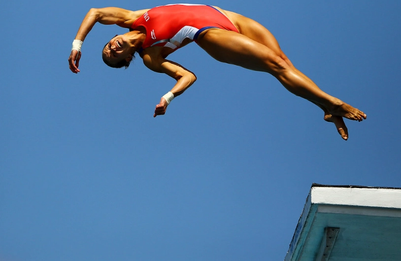 how to dive into a pool