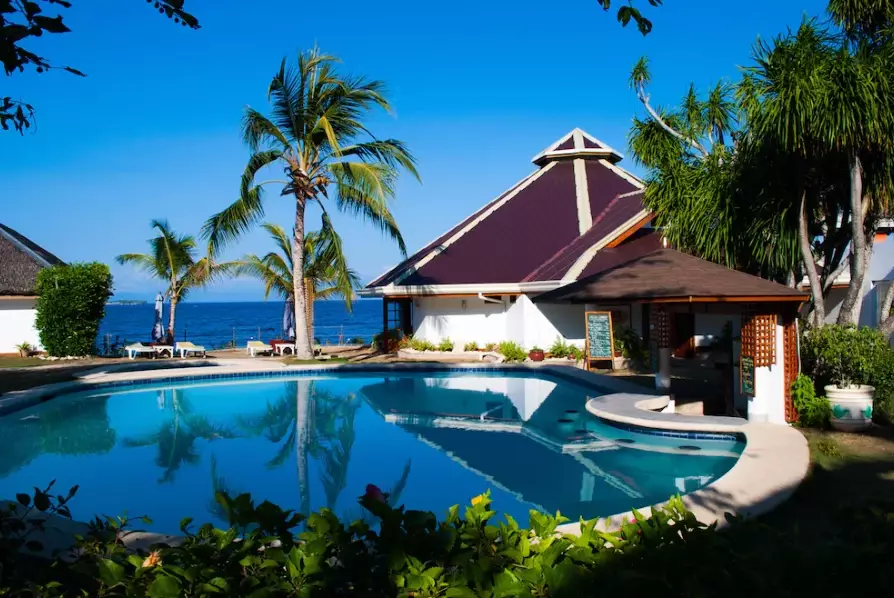 best philippines dive resorts