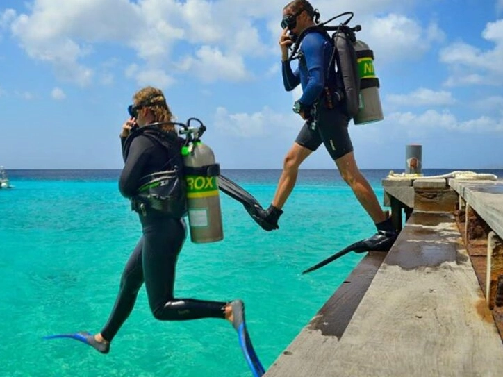 shore diving Bonaire