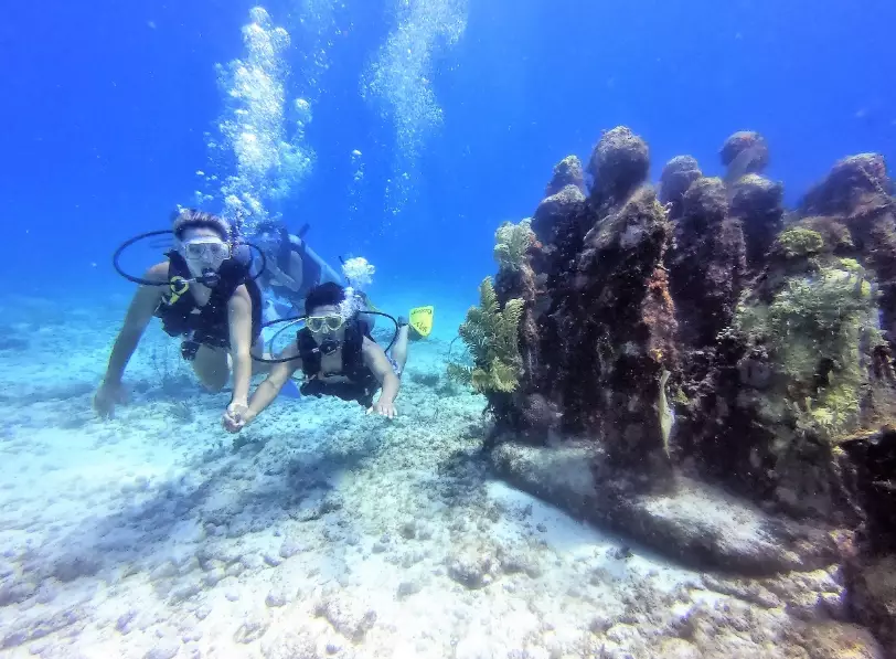 scuba diving Cancun