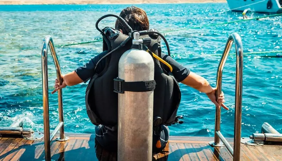 how to enter water from boat