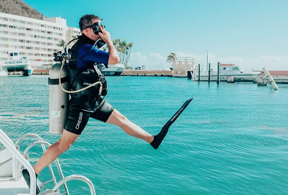 scuba diving boat entry scuba diving boat entry