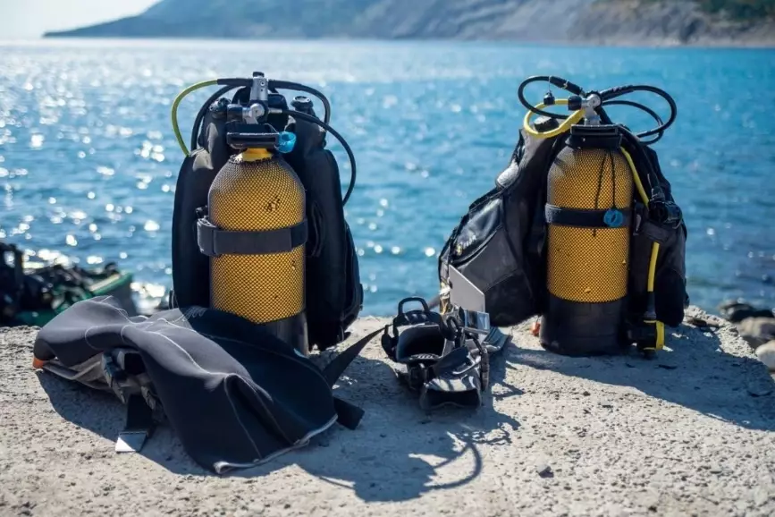 basic scuba diving gear